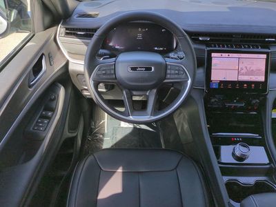 2025 Jeep Grand Cherokee - Photo 17
