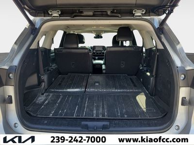 2022 Toyota Highlander - Photo 10