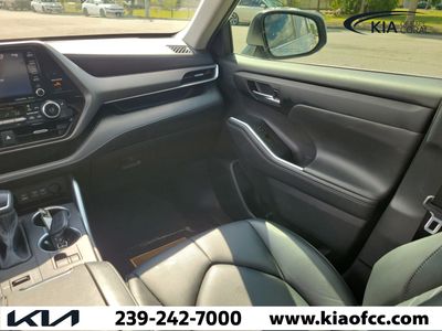 2022 Toyota Highlander - Photo 17