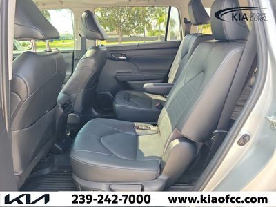 2022 Toyota Highlander - Photo 12