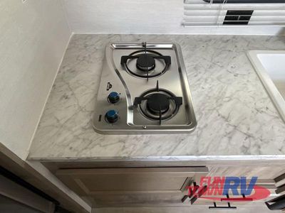 2025 Gulf Stream RV Kingsport Ultra Lite - Photo 14