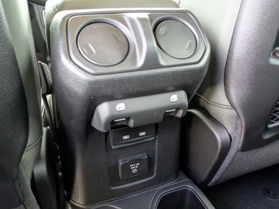 2026 Jeep Gladiator - Photo 14
