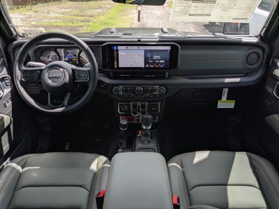 2026 Jeep Gladiator - Photo 15