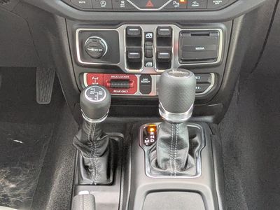 2026 Jeep Gladiator - Photo 19