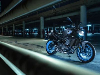 2025 Yamaha MT-09 — front three-quarter view
