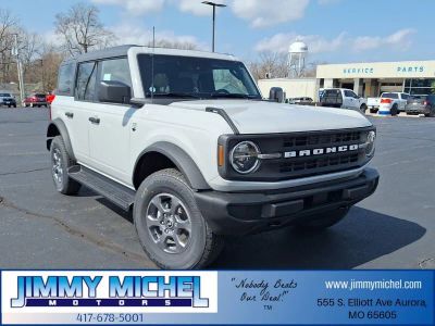 2026 Ford Bronco Big Bend in Avalanche — front three-quarter view