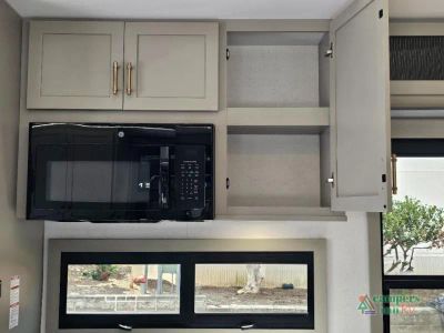 2027 Axiom RV Imperium — photo 22 view
