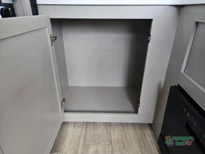 2027 Axiom RV Imperium — photo 17 view