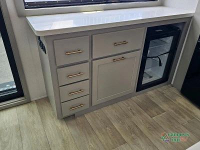 2027 Axiom RV Imperium — photo 26 view