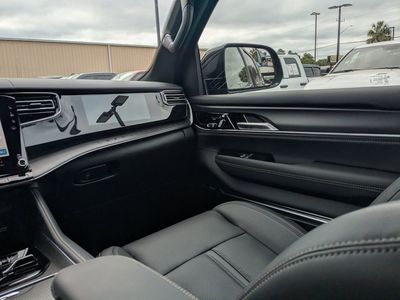 2026 Jeep Grand Wagoneer - Photo 20