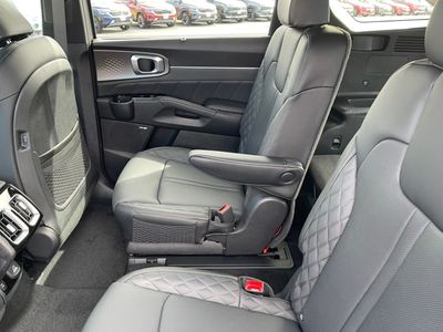 2026 Kia Sorento Hybrid - Photo 18