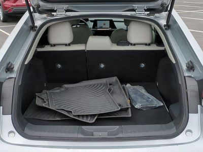 2024 Toyota Prius - Photo 16