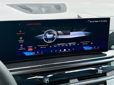 2027 BMW X6 - Photo 12