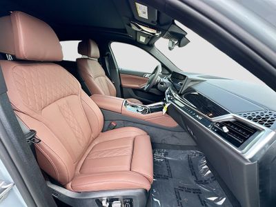 2027 BMW X6 - Photo 21