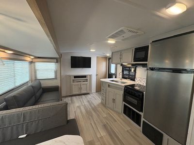 2024 Cruiser Embrace - Photo 10