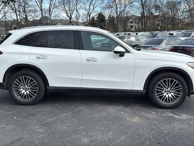 2025 Mercedes-Benz GLC - Photo 3