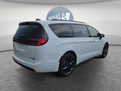 2027 Chrysler Pacifica — rear three-quarter view