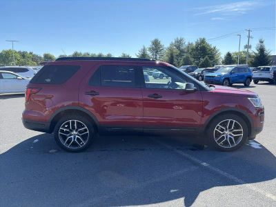 2018 Ford Explorer — interior view