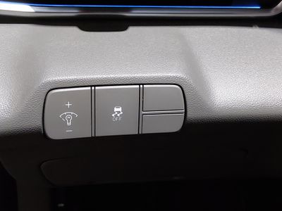 2024 Hyundai Elantra — photo 13 view