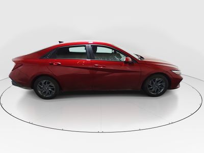 2024 Hyundai Elantra — photo 8 view