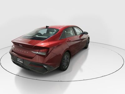 2024 Hyundai Elantra — photo 7 view