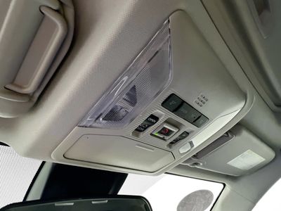 2025 Toyota RAV4 - Photo 18