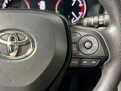 2025 Toyota RAV4 - Photo 17