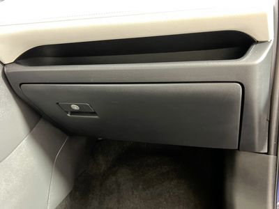 2025 Toyota RAV4 - Photo 31