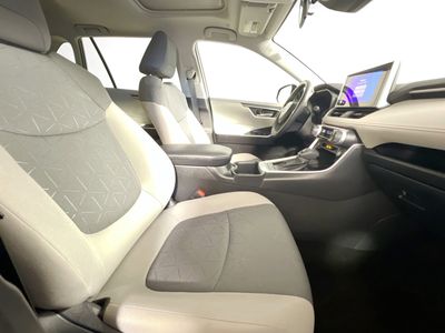 2025 Toyota RAV4 - Photo 27