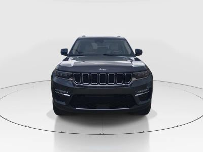 2022 Jeep Grand Cherokee — side profile view