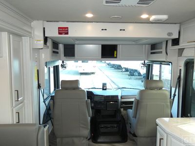 2026 Fleetwood Bounder - Photo 12