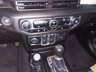 2024 Jeep Wrangler - Photo 16
