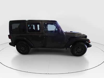 2024 Jeep Wrangler - Photo 8