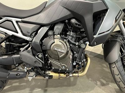 2024 Suzuki V-Strom 800 - Photo 15
