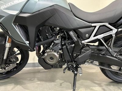 2024 Suzuki V-Strom 800 - Photo 12