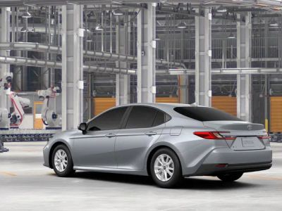2026 Toyota Camry - Photo 8