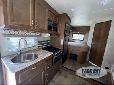 2020 Gulf Stream RV Conquest Class C - Photo 9