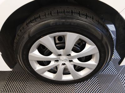 2024 Toyota Corolla — photo 10 view