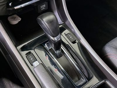2017 Honda Accord - Photo 16