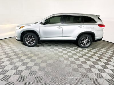 2019 Toyota Highlander - Photo 6