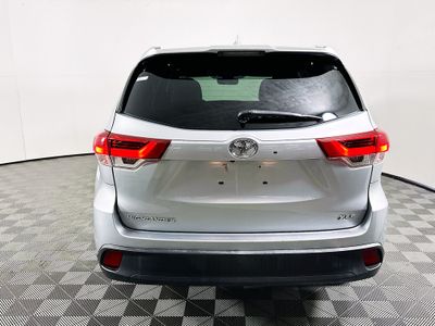 2019 Toyota Highlander - Photo 4