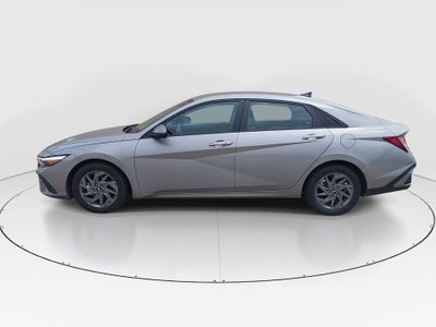 2024 Hyundai Elantra - Photo 4
