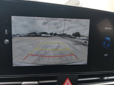 2024 Hyundai Elantra - Photo 17