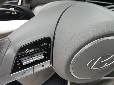 2024 Hyundai Elantra - Photo 12