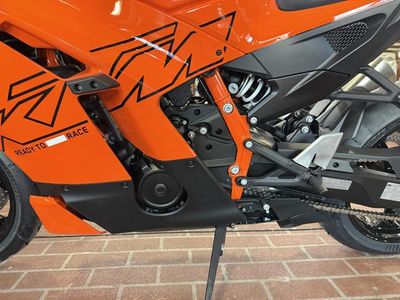2026 KTM 990 RC R - Photo 12