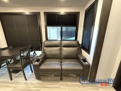 2025 Keystone RV Fuzion - Photo 10
