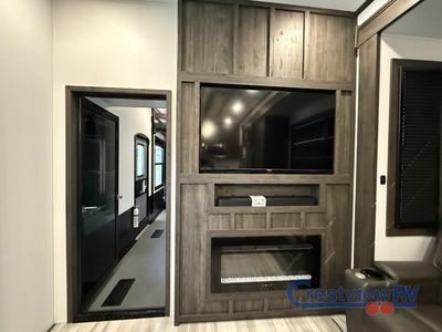 2025 Keystone RV Fuzion - Photo 12