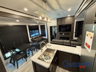 2025 Keystone RV Fuzion - Photo 6