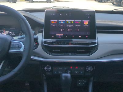 2024 Jeep Compass - Photo 18