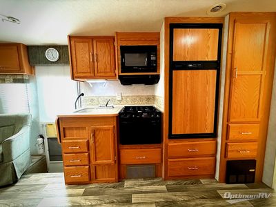 2004 Winnebago Sightseer - Photo 14